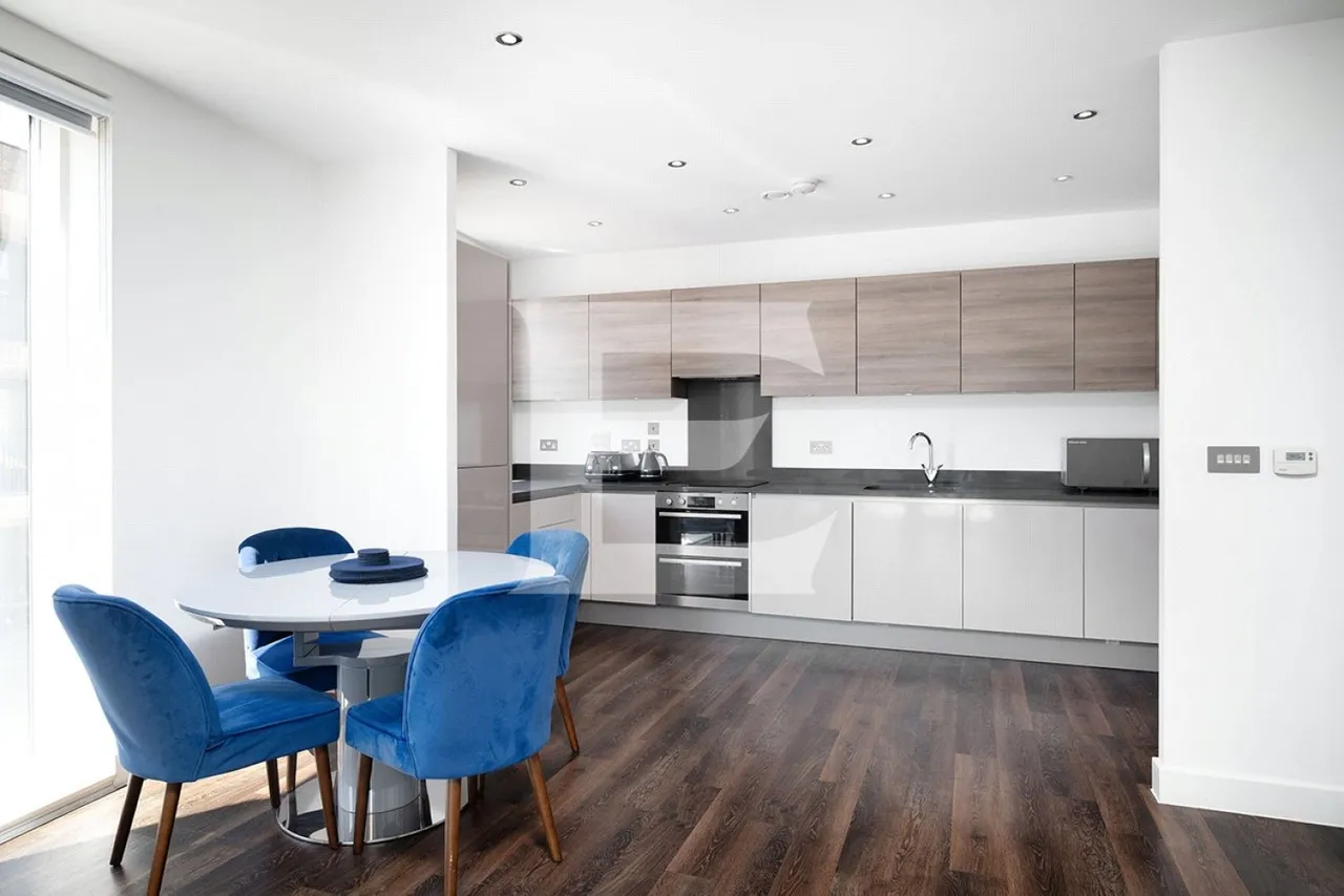 Henry Darlot Drive, Mill Hill, NW7, photo 12