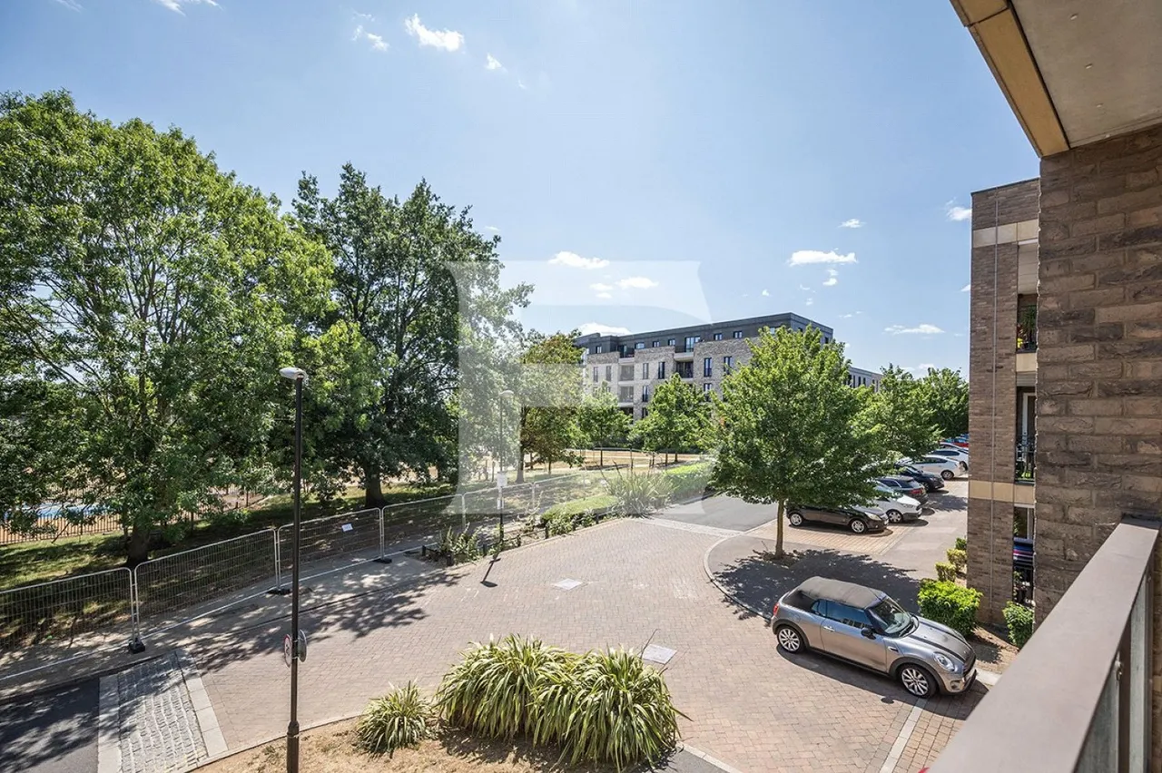 Henry Darlot Drive, Mill Hill, NW7, photo 18