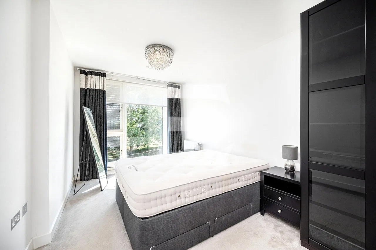Henry Darlot Drive, Mill Hill, NW7, photo 15