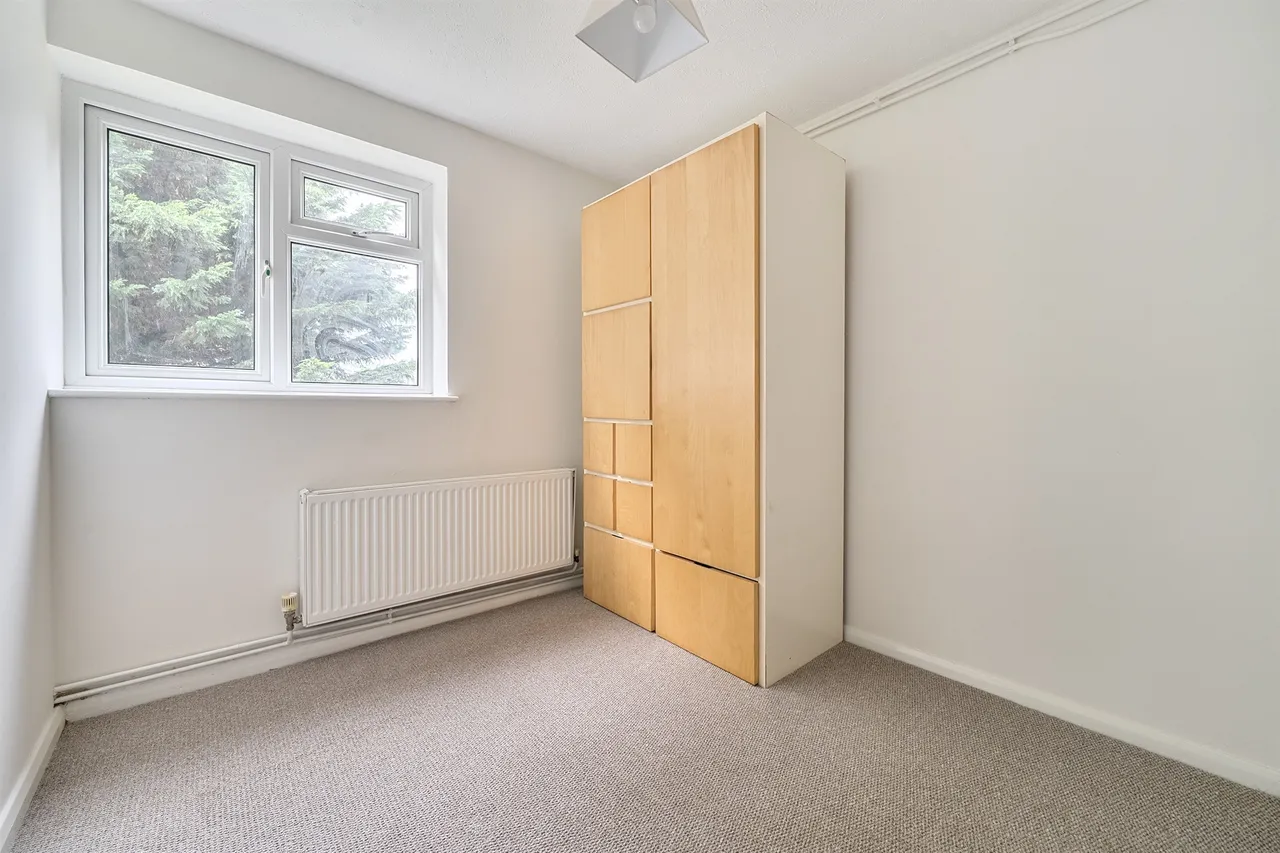 Prince Andrew Close, Maidenhead, photo 10