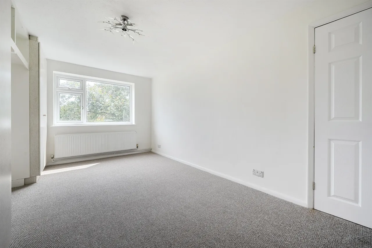 Prince Andrew Close, Maidenhead, photo 8