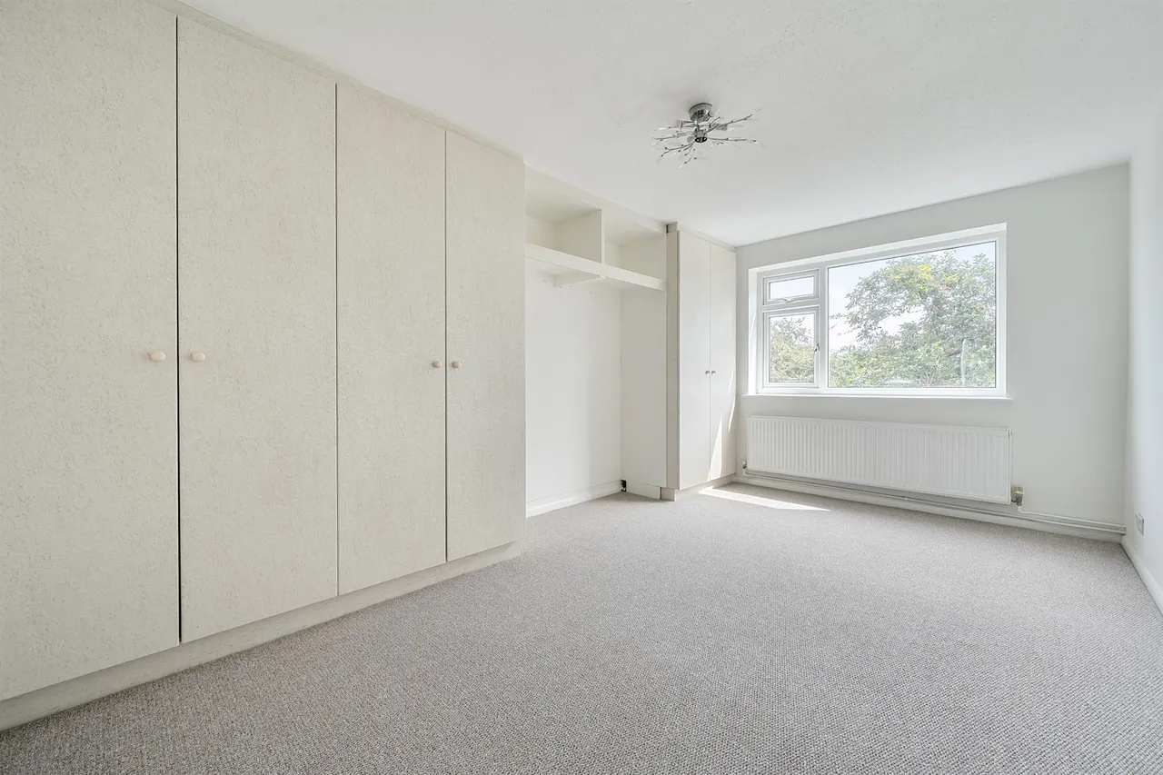 Prince Andrew Close, Maidenhead, photo 7