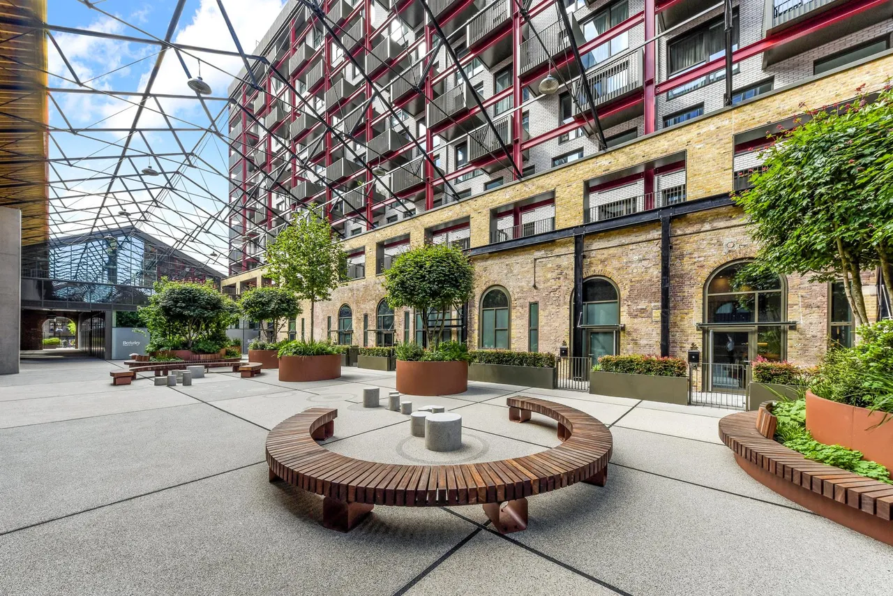 Windsor Square, Royal Arsenal, SE18, photo 15