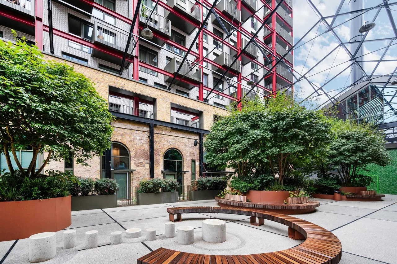 Windsor Square, Royal Arsenal, SE18, photo 18
