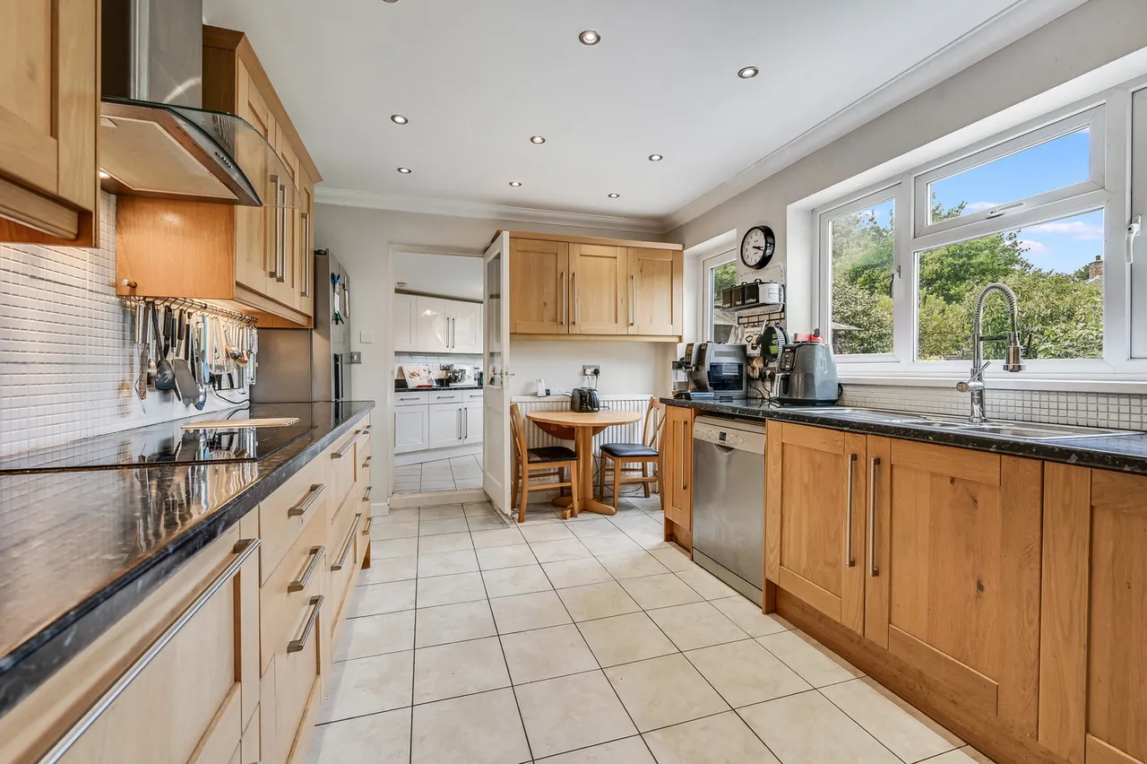 3 North Drive, Great Baddow, Chelmsford, Essex, CM2 7EU, photo 9
