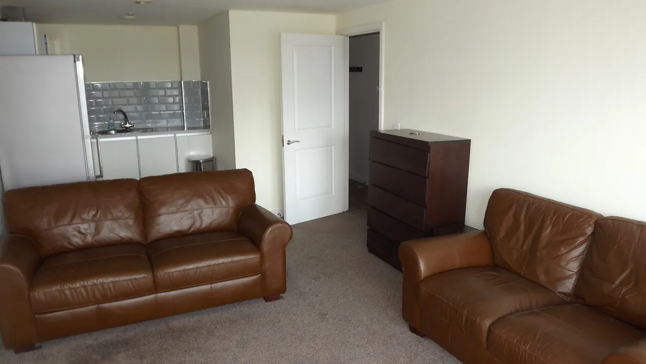 Durnsford Road, London, SW19, photo 4