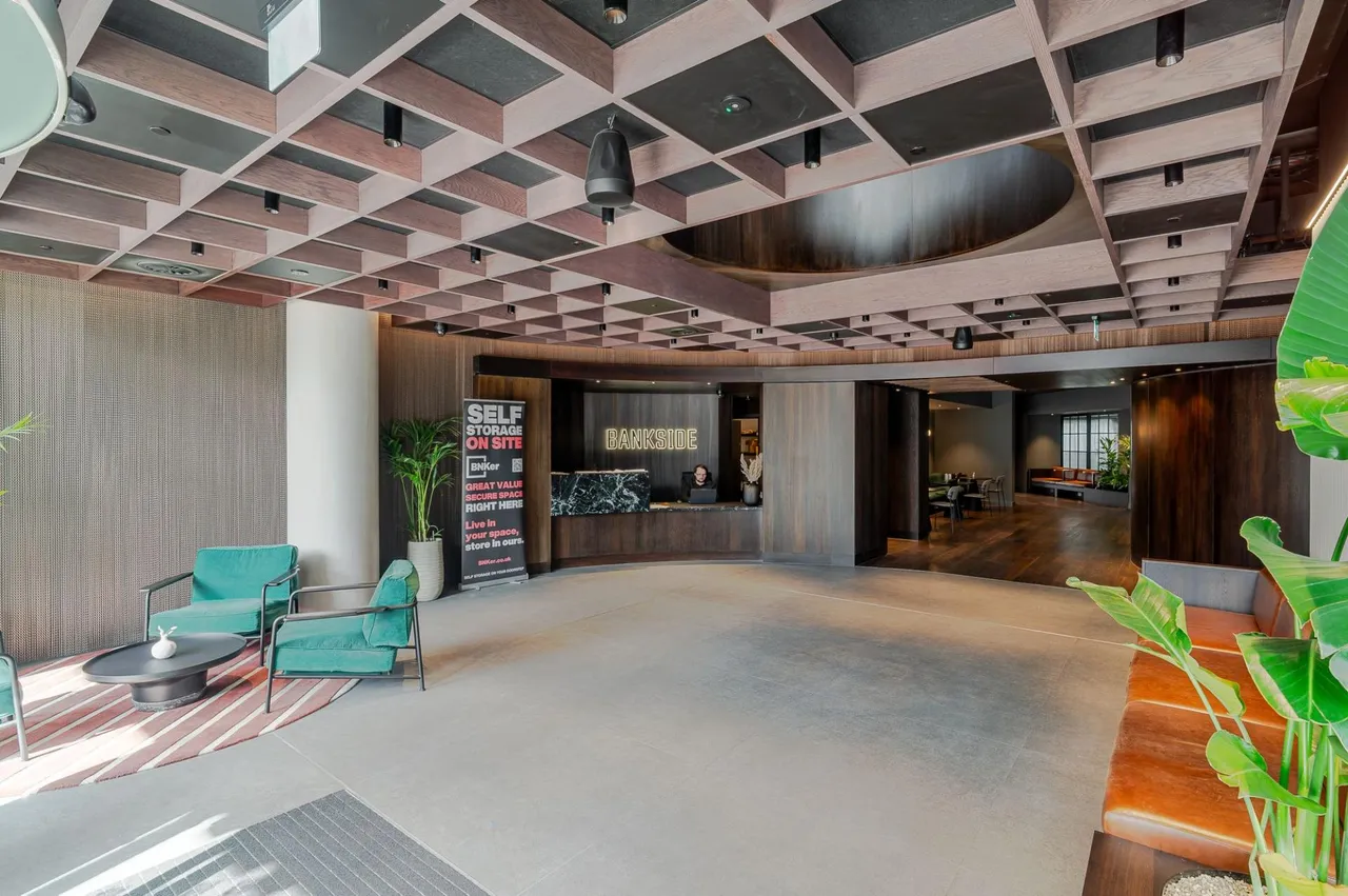 Bankside Boulevard, Colliers Yard, photo 6