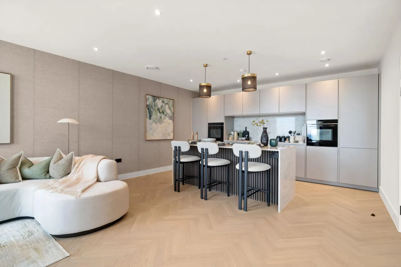 3 bed flat for sale, Bankside Boulevard, Colliers Yard