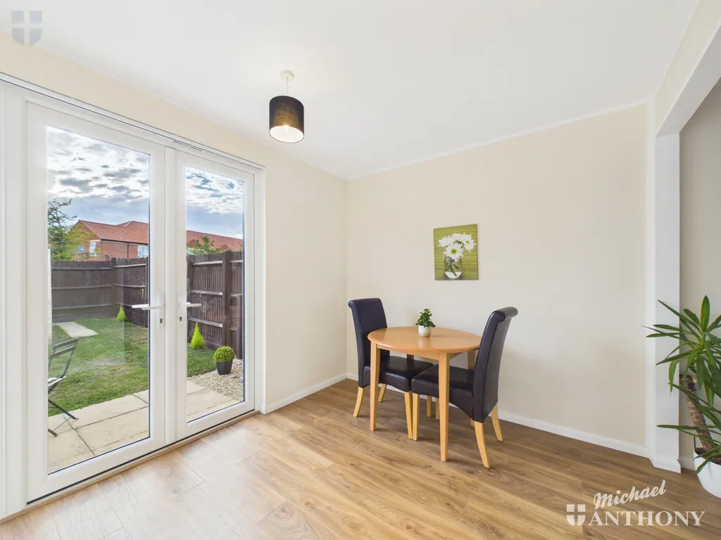 Russell Avenue, Aylesbury, HP21, photo 9