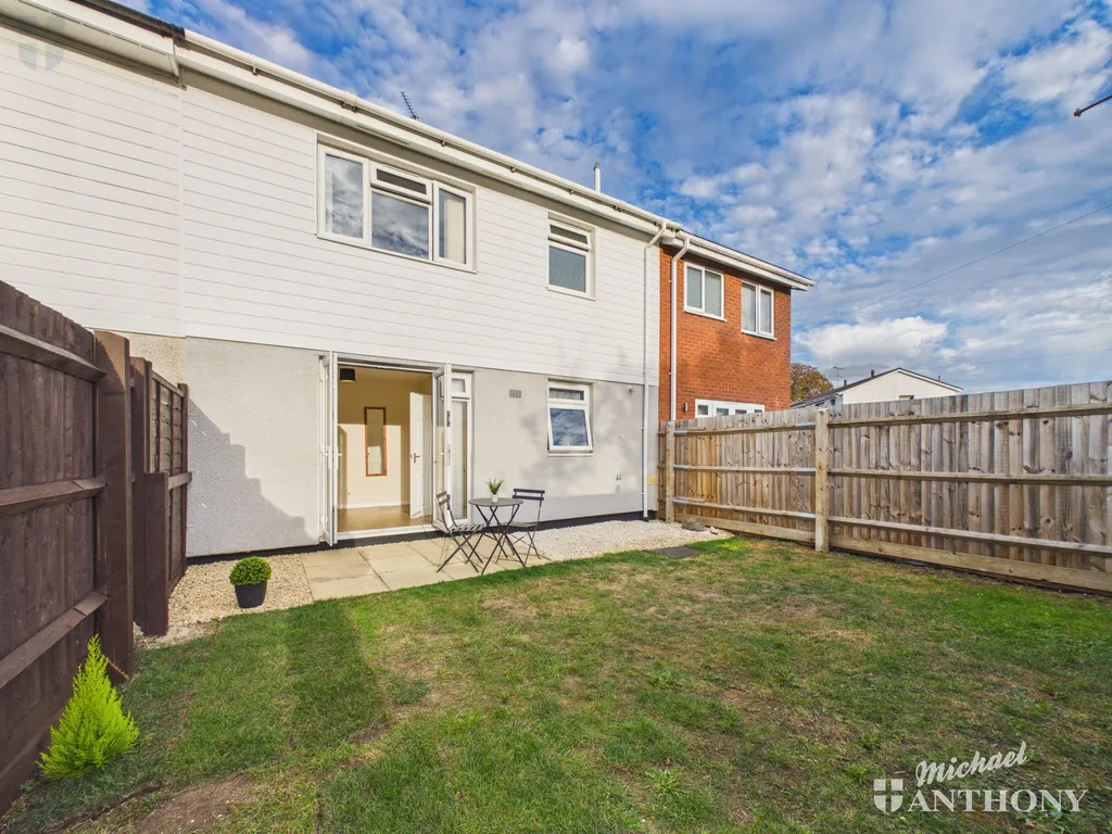 Russell Avenue, Aylesbury, HP21, photo 12
