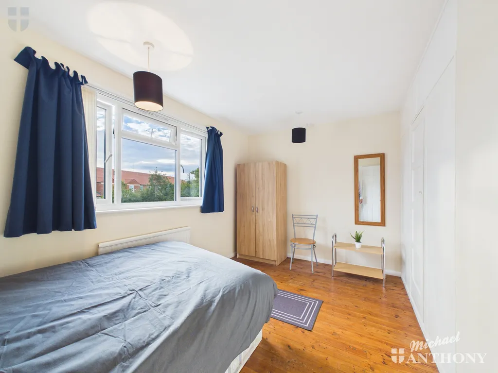 Russell Avenue, Aylesbury, HP21, photo 6