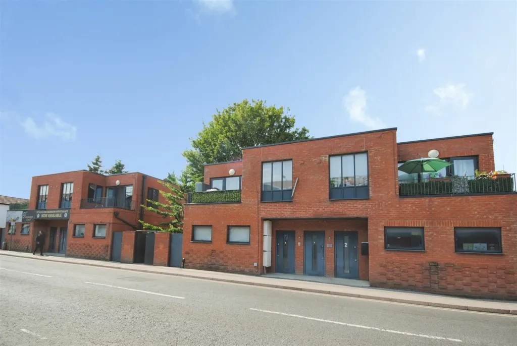 7 bed flat for sale, Vicarage Road, Watford