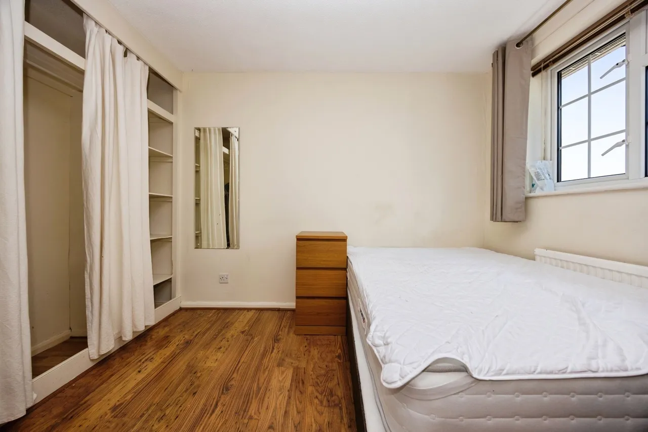 Southway, Guildford, GU2, photo 5