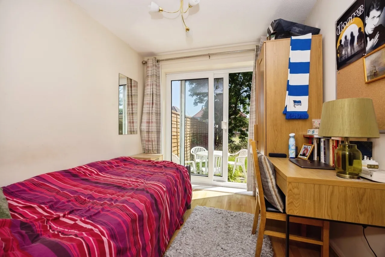 Southway, Guildford, GU2, photo 10