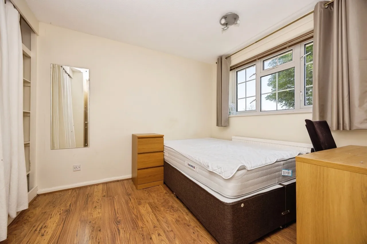Southway, Guildford, GU2, photo 8