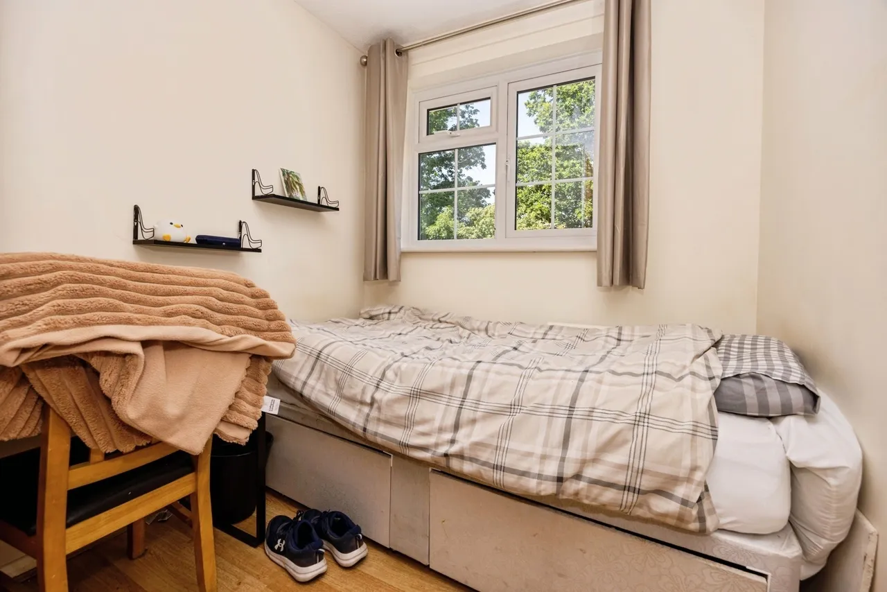 Southway, Guildford, GU2, photo 9