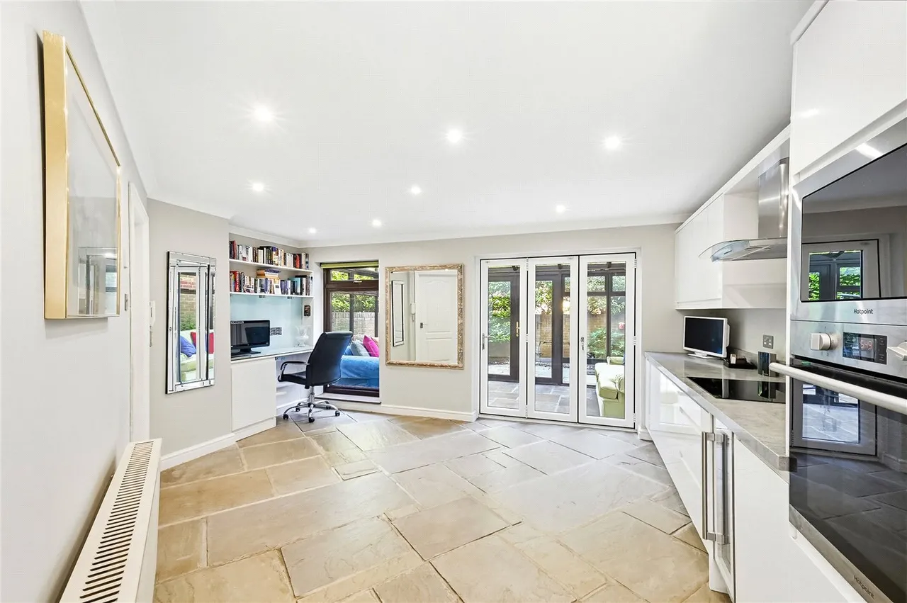 Albemarle Park, Albemarle Road, Beckenham, BR3, photo 2