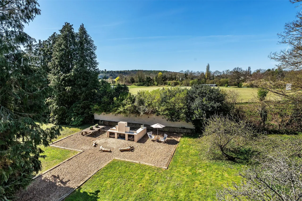 London Road, Westhumble, RH5, photo 2