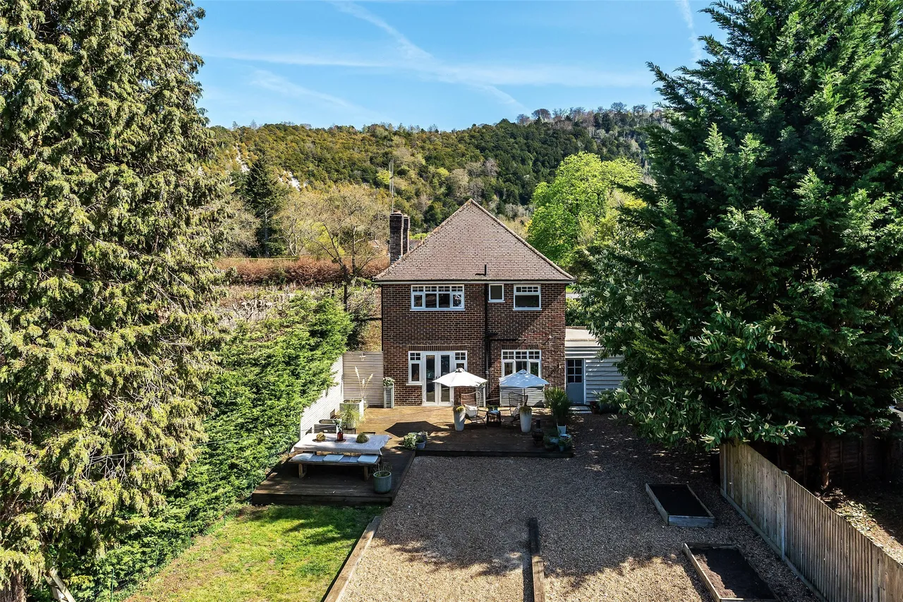 London Road, Westhumble, RH5, photo 14