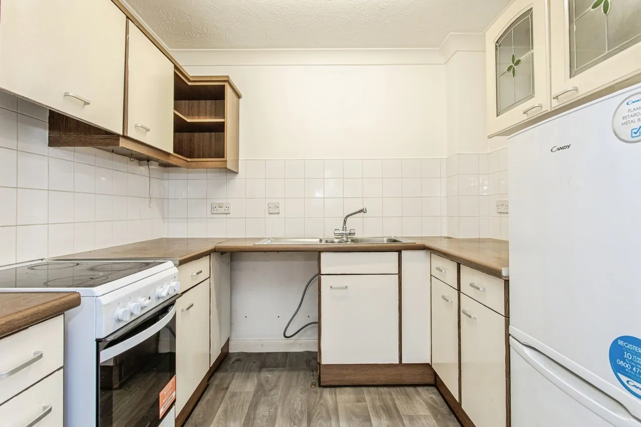 Martins Court, Stadium Road, Southend-On-Sea, Essex, SS2, photo 14