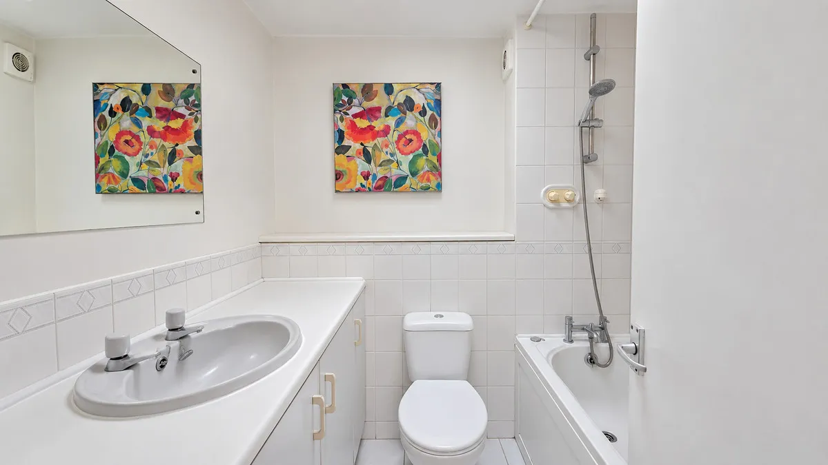 Winston Close, Romford, RM7, photo 9