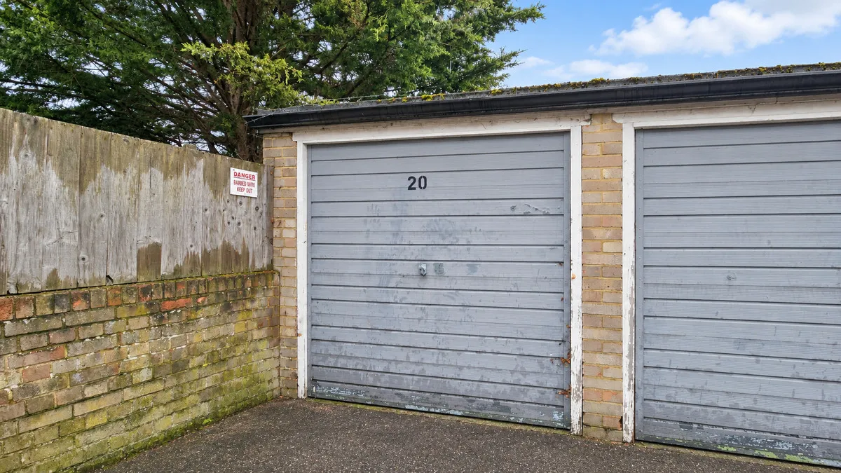 Winston Close, Romford, RM7, photo 4