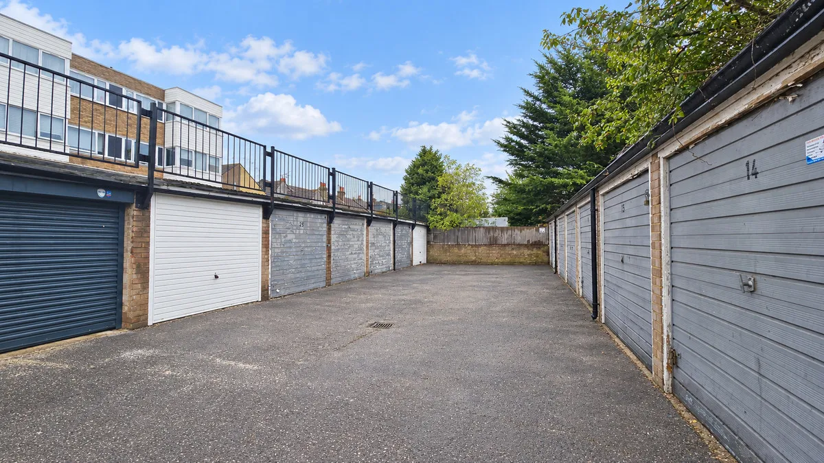 Winston Close, Romford, RM7, photo 14