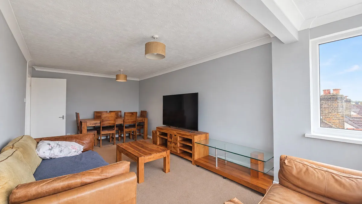 Winston Close, Romford, RM7, photo 2