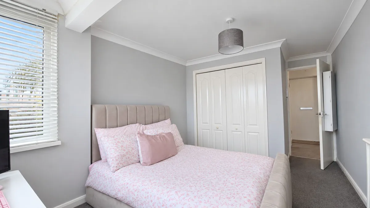 Winston Close, Romford, RM7, photo 8