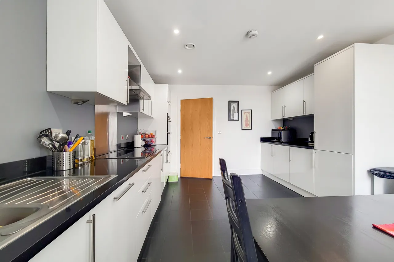 57 Paxton Point, 3 Merryweather Place, London, photo 9