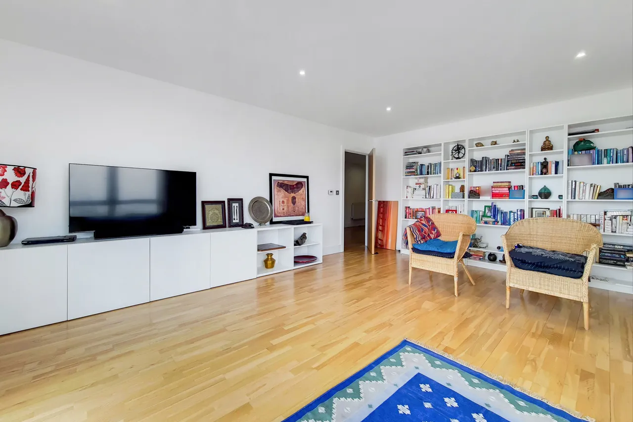 57 Paxton Point, 3 Merryweather Place, London, photo 7