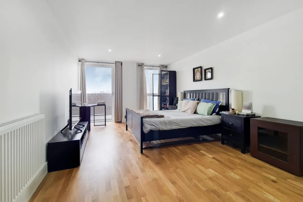 57 Paxton Point, 3 Merryweather Place, London, photo 10