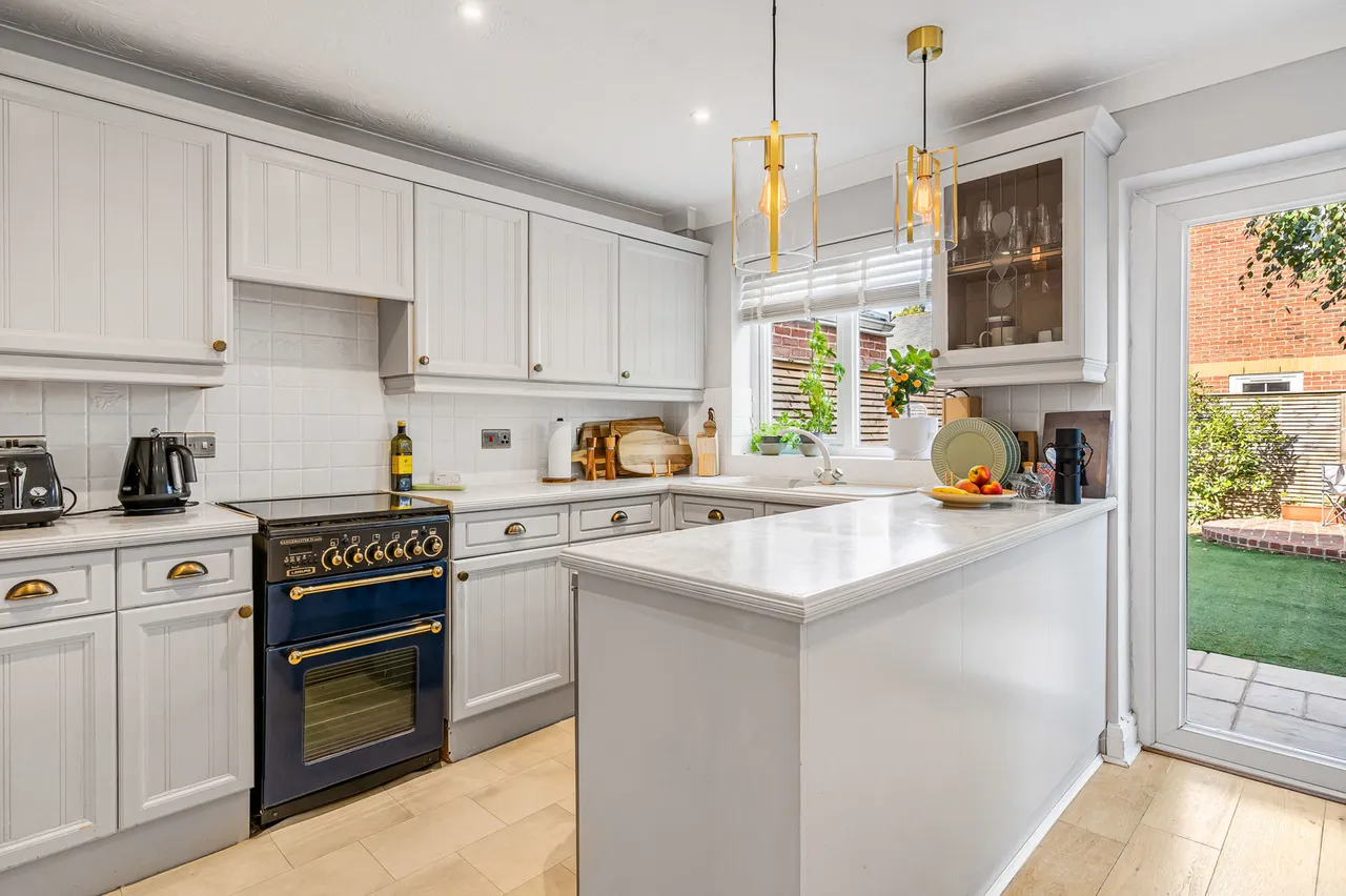 Ravenswood Close, Cobham, KT11, photo 4