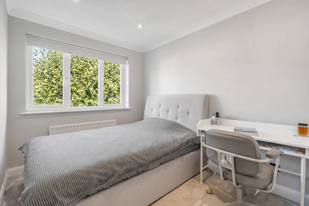 Ravenswood Close, Cobham, KT11, photo 6