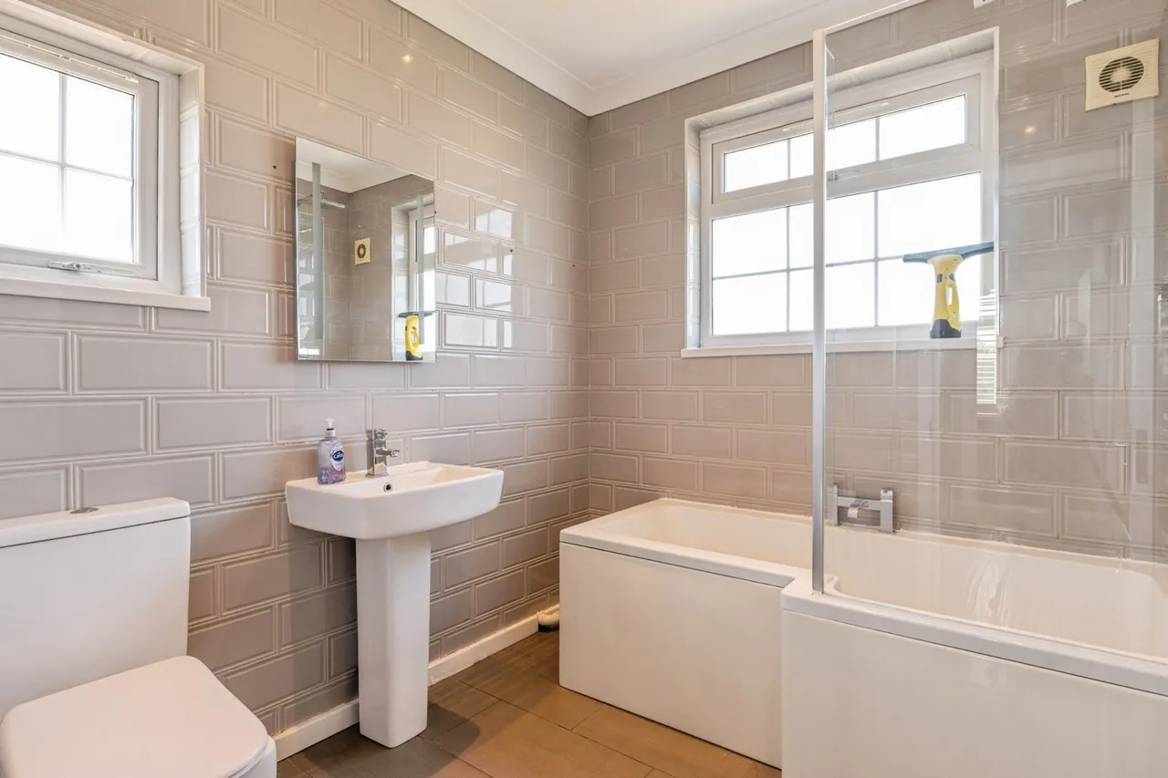 Long Lane, Grays, Essex, RM16, photo 19