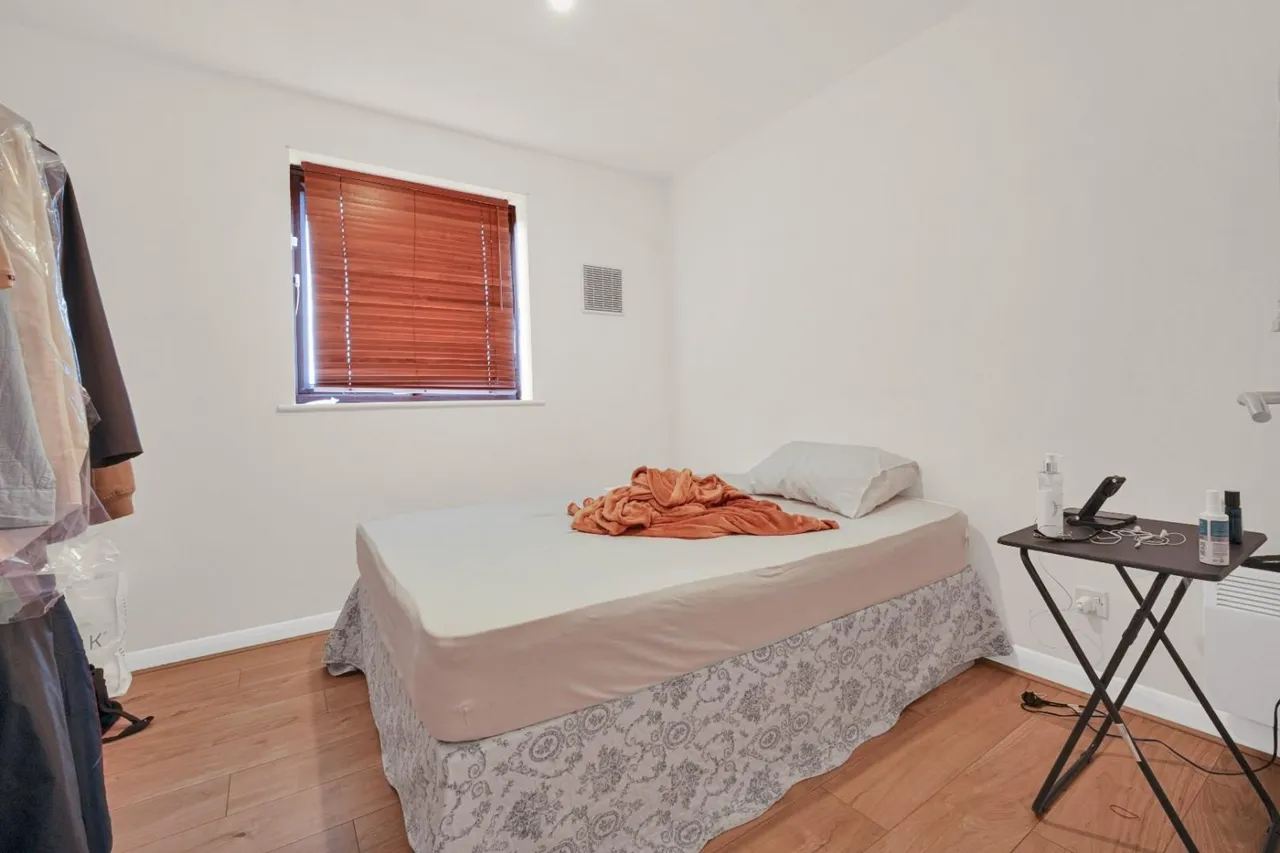 Essex Road, Chadwell Heath, RM6, photo 10