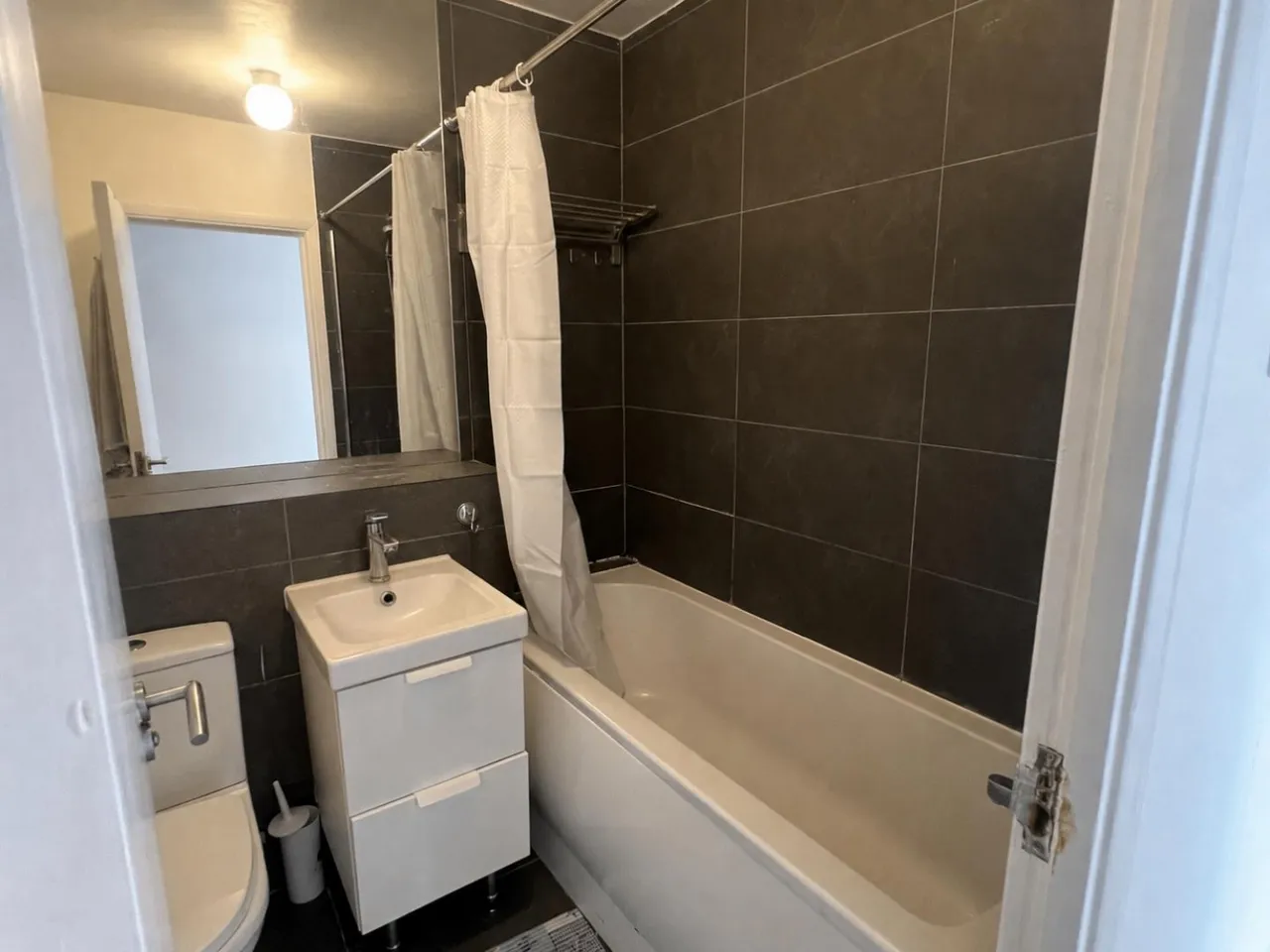 Essex Road, Chadwell Heath, RM6, photo 14