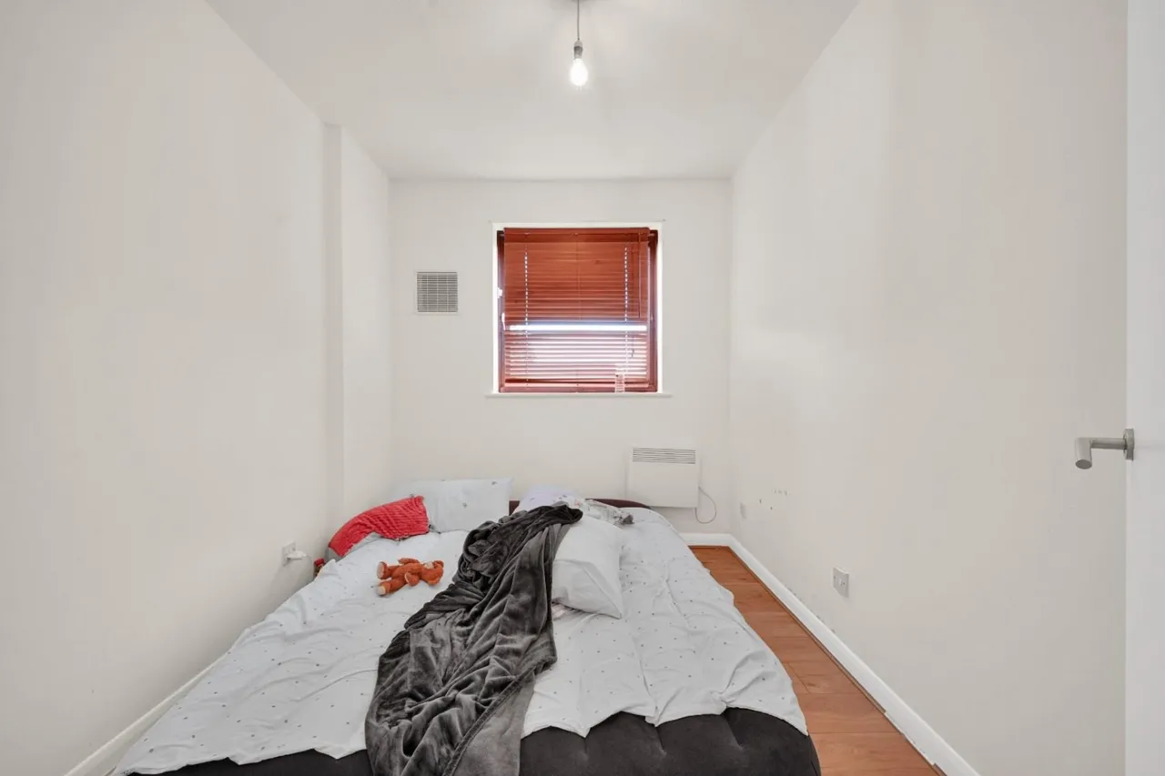Essex Road, Chadwell Heath, RM6, photo 12