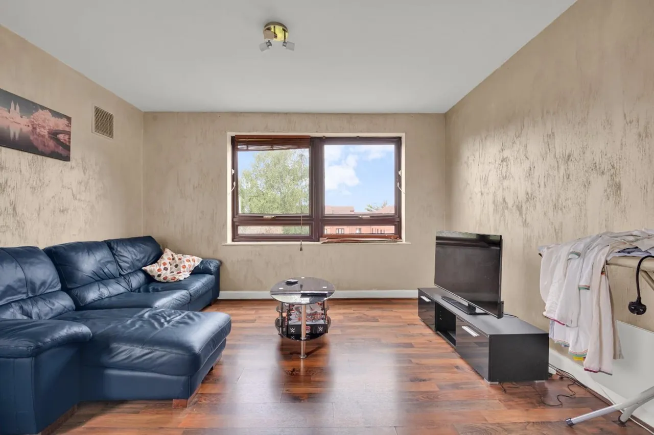 Essex Road, Chadwell Heath, RM6, photo 4