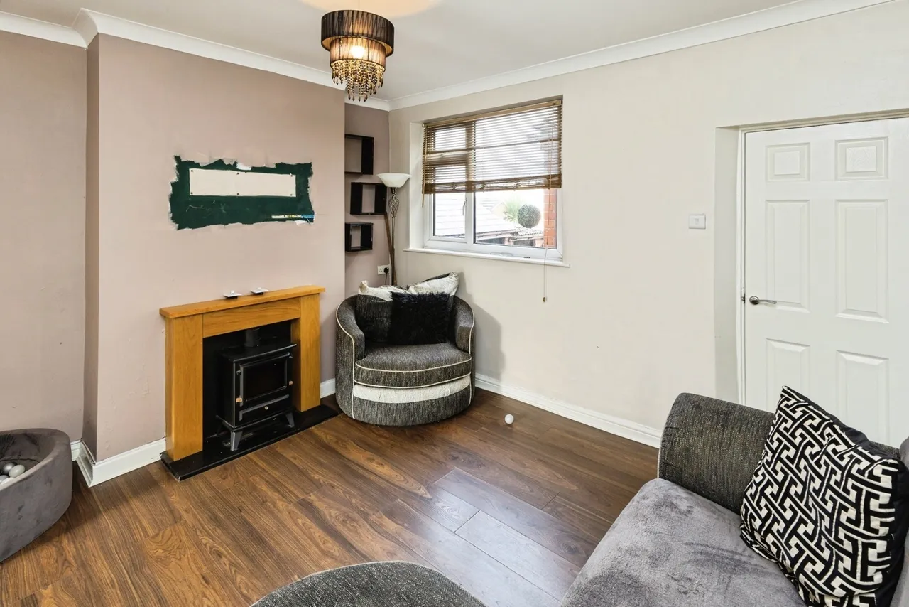 Stanley Road, Ponciau, LL14, photo 7