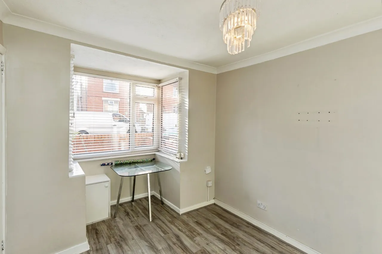 Stanley Road, Ponciau, LL14, photo 5