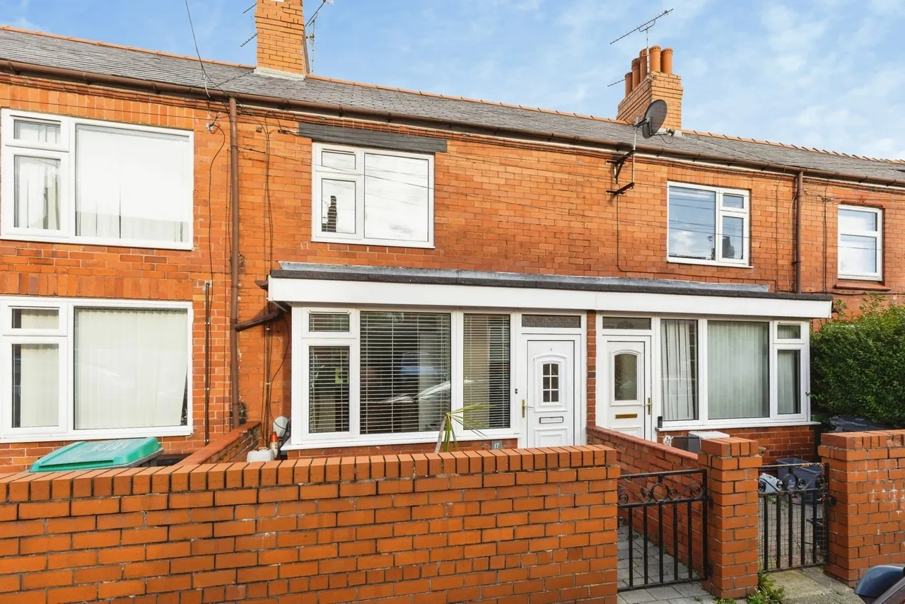 2 bed house for sale, Stanley Road, Ponciau, LL14