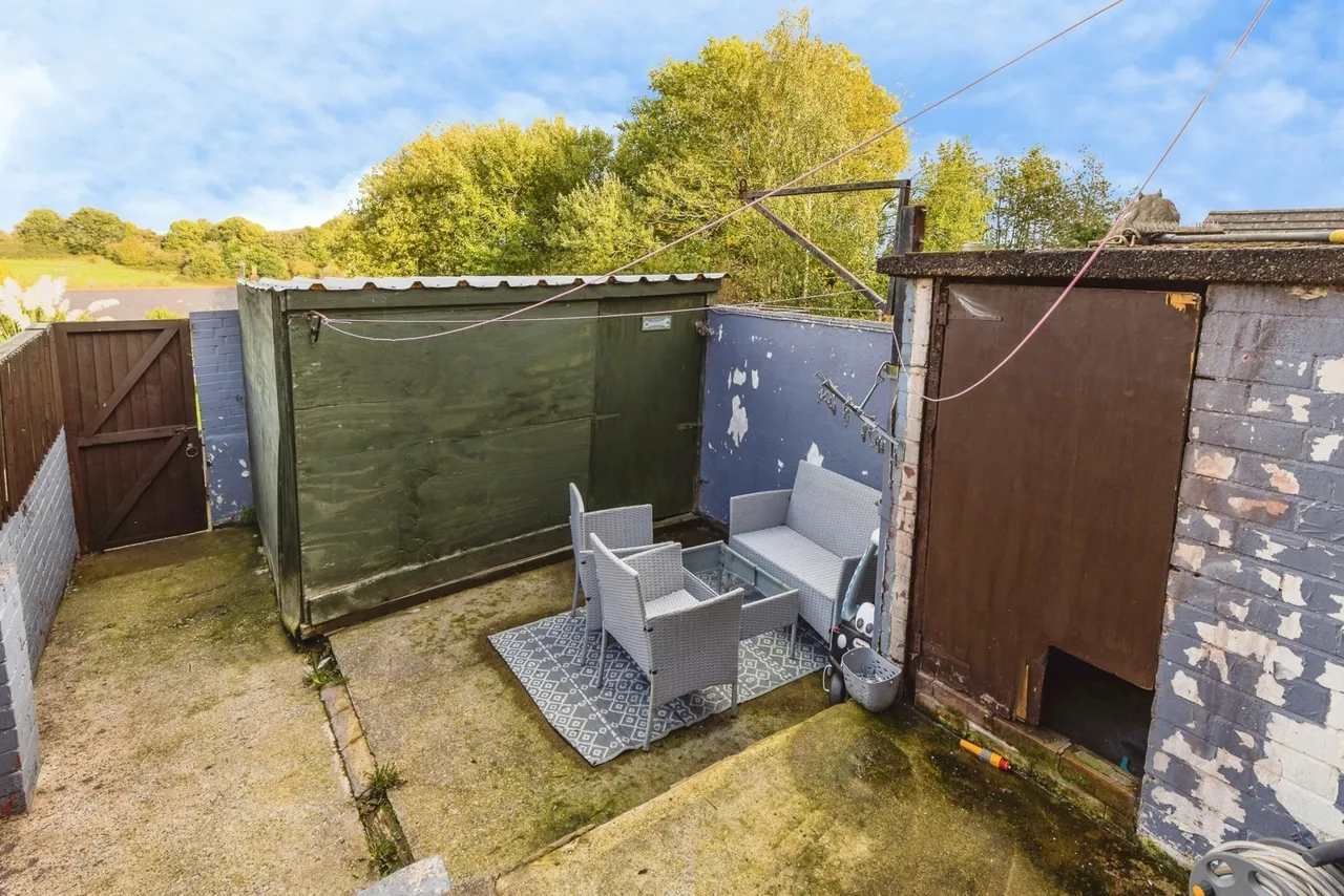 Stanley Road, Ponciau, LL14, photo 15