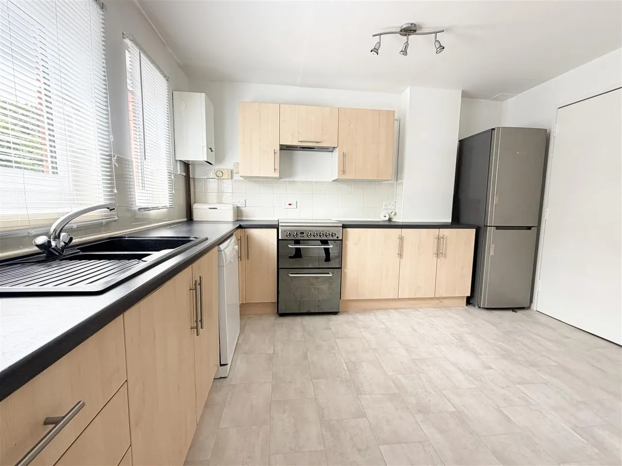 Jephson Close, Eastbourne, East Sussex, BN20 7JJ, photo 5