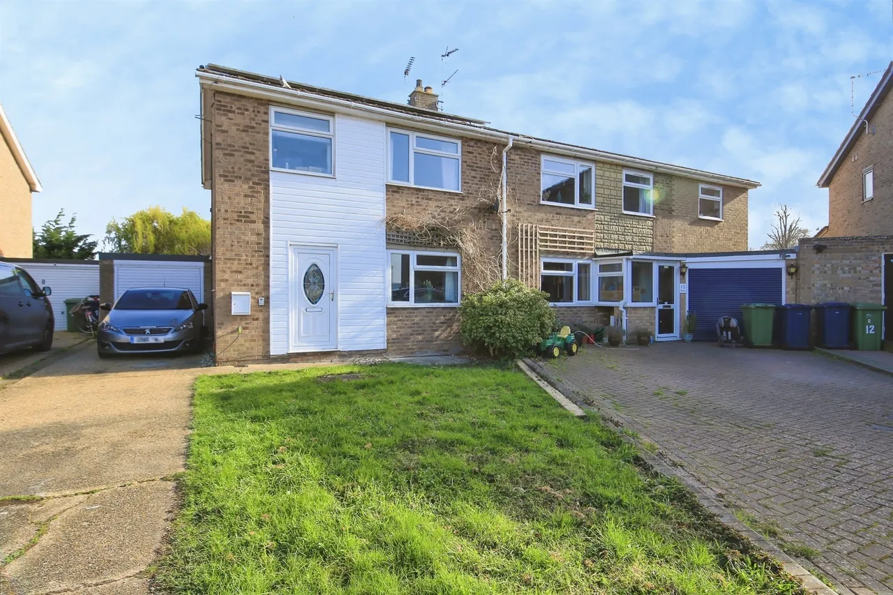 3 bed house for sale — Sycamore Close, MARCH