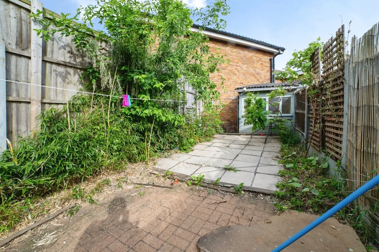 Blackwell Road, Huthwaite, Sutton-in-Ashfield, Nottinghamshire, NG17, photo 2