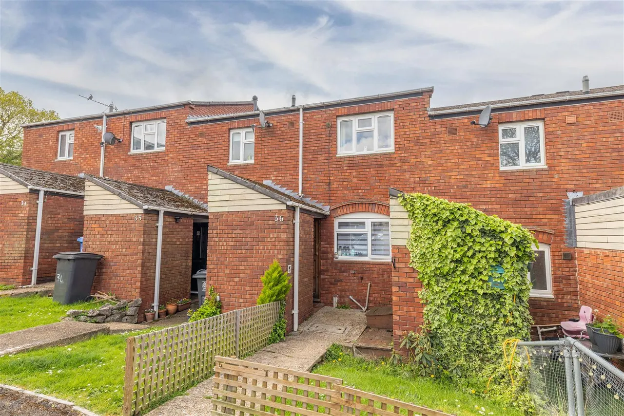 1 bed flat for sale — Luff Close, Windsor, SL4 4NP