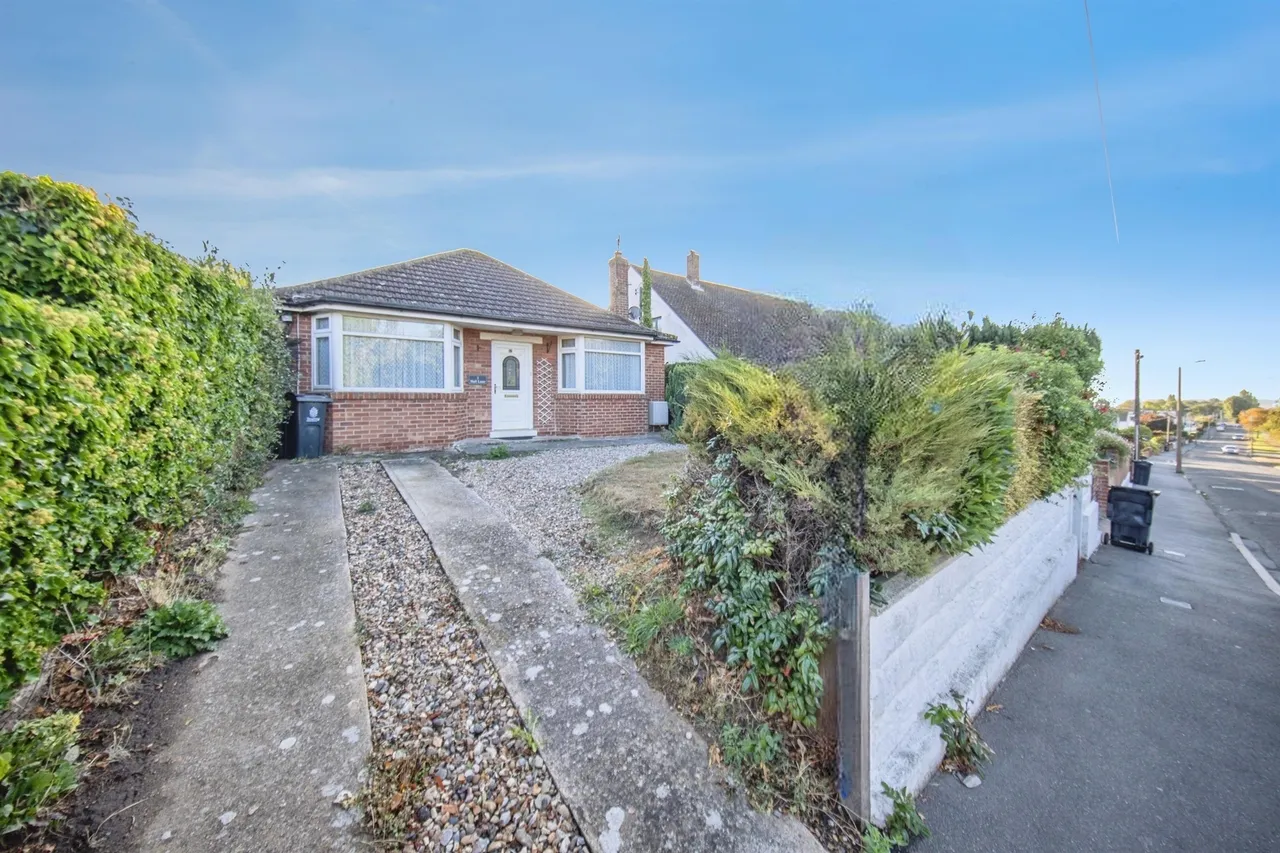 2 bed house for sale — Hall Lane, Harwich