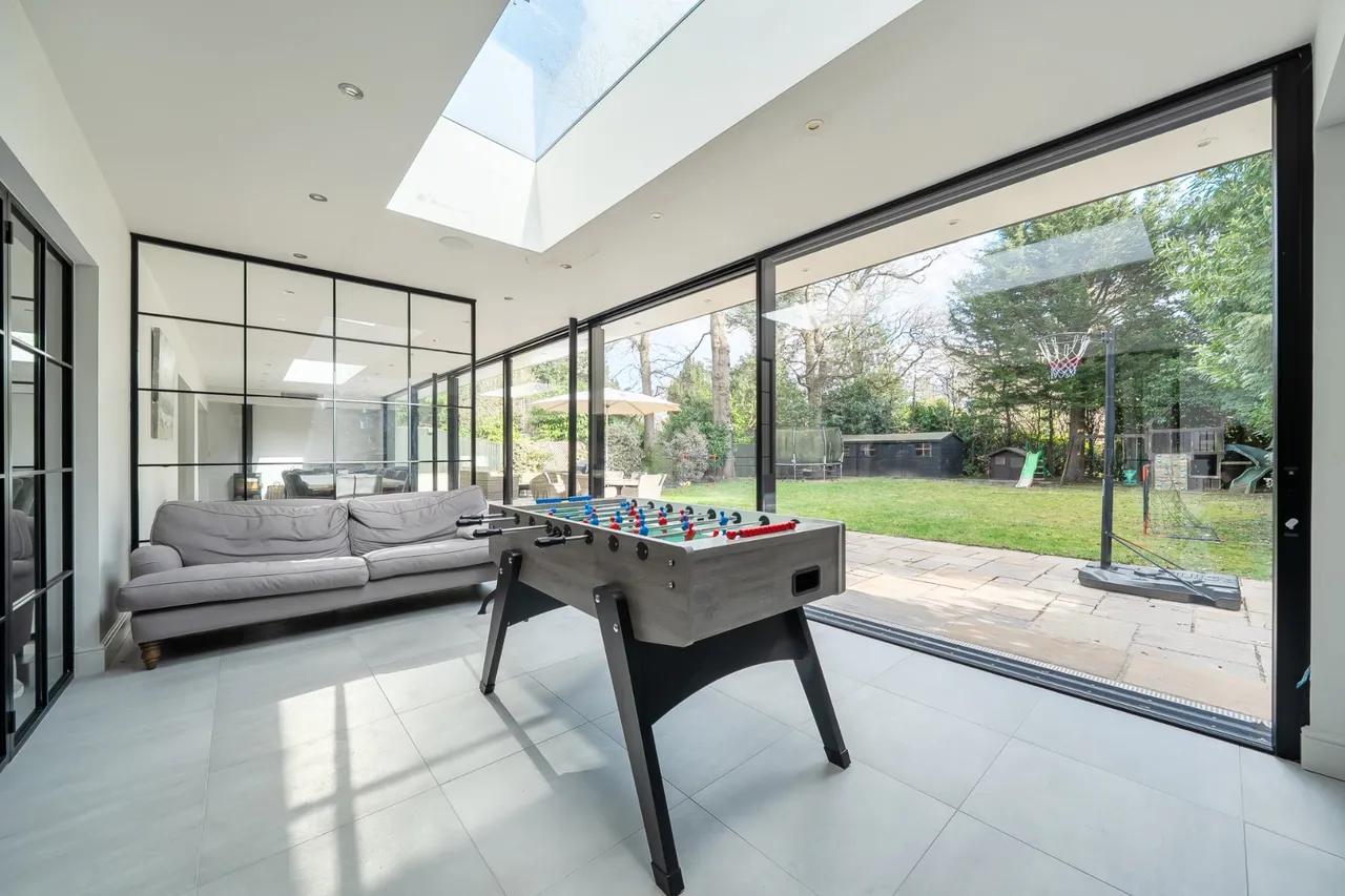 Blackdown Avenue, Pyrford, GU22, photo 10
