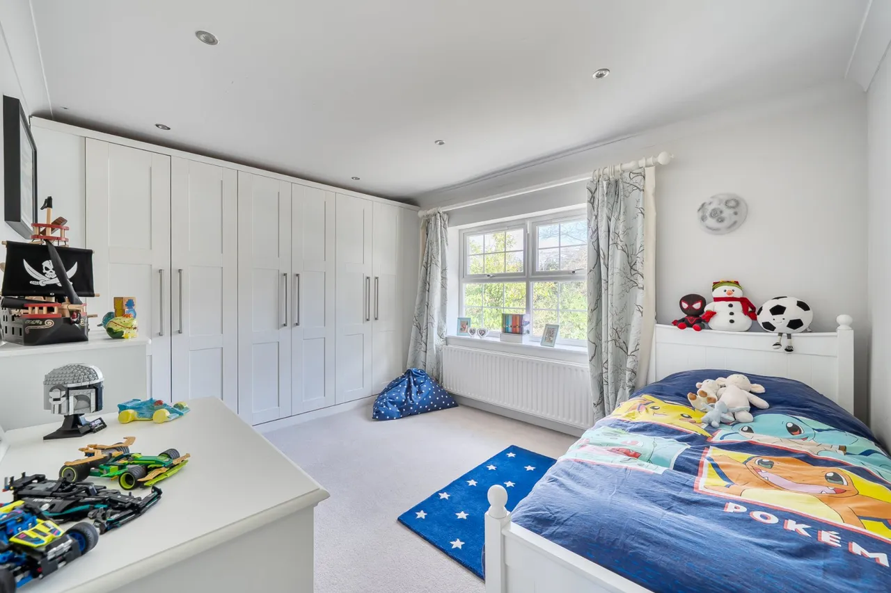 Blackdown Avenue, Pyrford, GU22, photo 25
